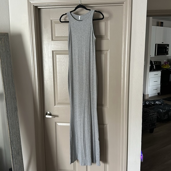 REORIA | Sleeveless Ribbed Bodycon Maxi Dress - Picture 4 of 7